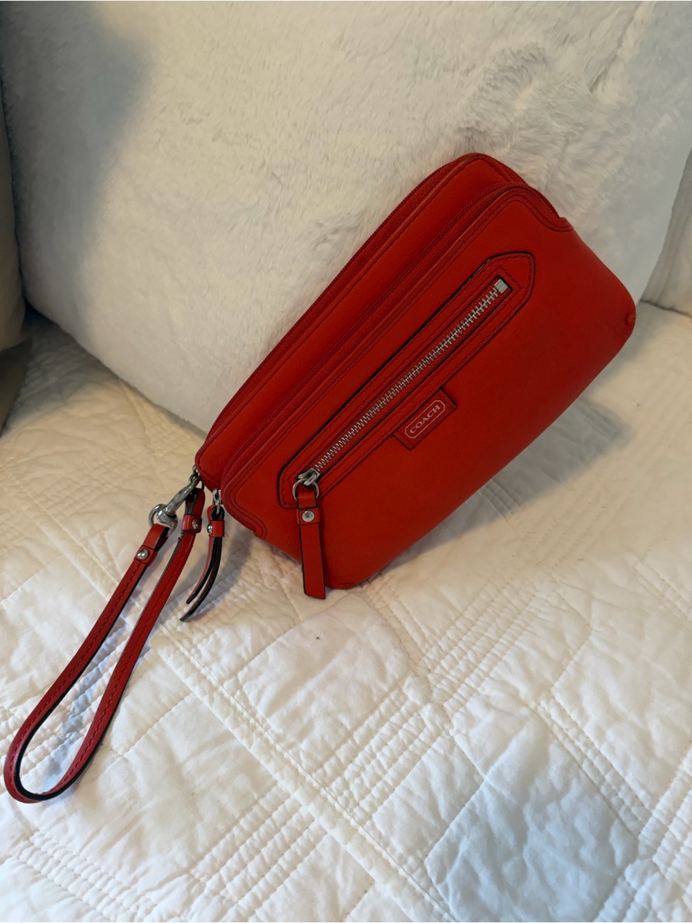 Coach Red Leather Wristlet Wallet 8x5 - Picture 2 of 9